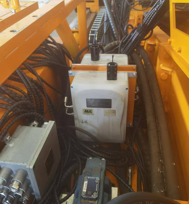 石家莊煤機掘進機液壓系統(tǒng)油液在線監(jiān)測系統(tǒng)應(yīng)用案例 圖2